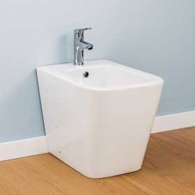 Bidet Ceramica a Pavimento Filo Parete Colore Bianco Lucido modello Cubik