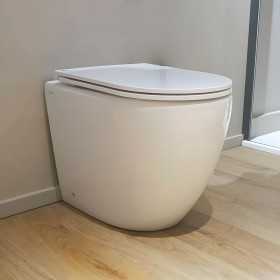 Vaso Ceramica a Pavimento Filo Parete Colore Bianco Lucido modello People