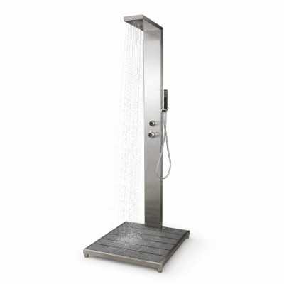 Colonna doccia da esterno giardino a pavimento con pedana antiscivolo in acciaio inox e WPC modello Cedro