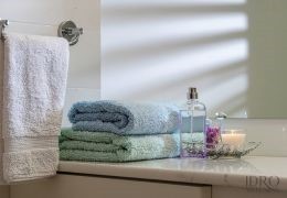Come abbinare rubinetteria, accessori e complementi in bagno?